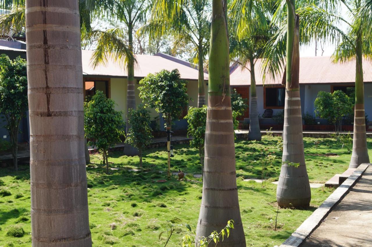 Tadoba Tiger Valley Resort Chandrapur Buitenkant foto